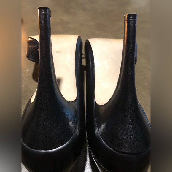 Guess - Picture 7 of 10